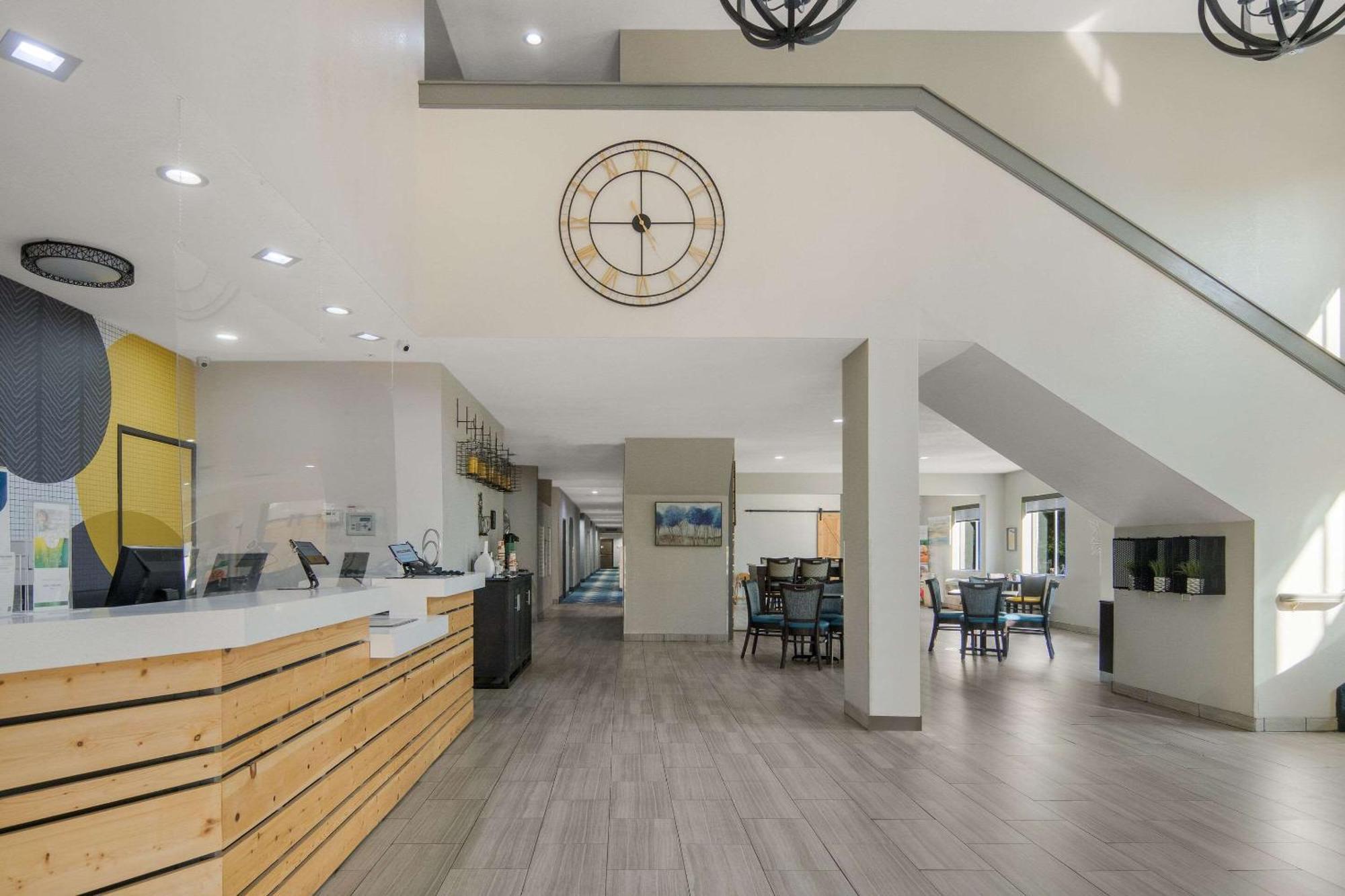 Quality Inn & Suites Roanoke - Fort Worth North Exteriér fotografie